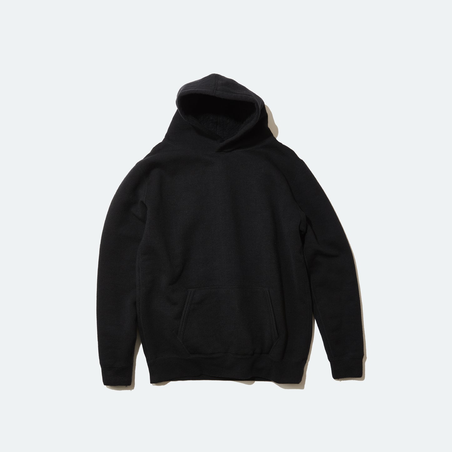 PULLOVER HOODIE